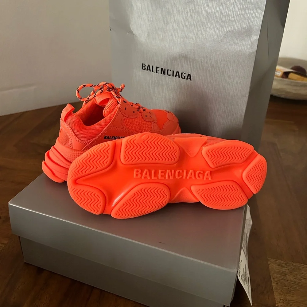 Balenciaga Kids Neon Orange Sneakers Size 33 EU 1.5 US - Picture 4 of 4